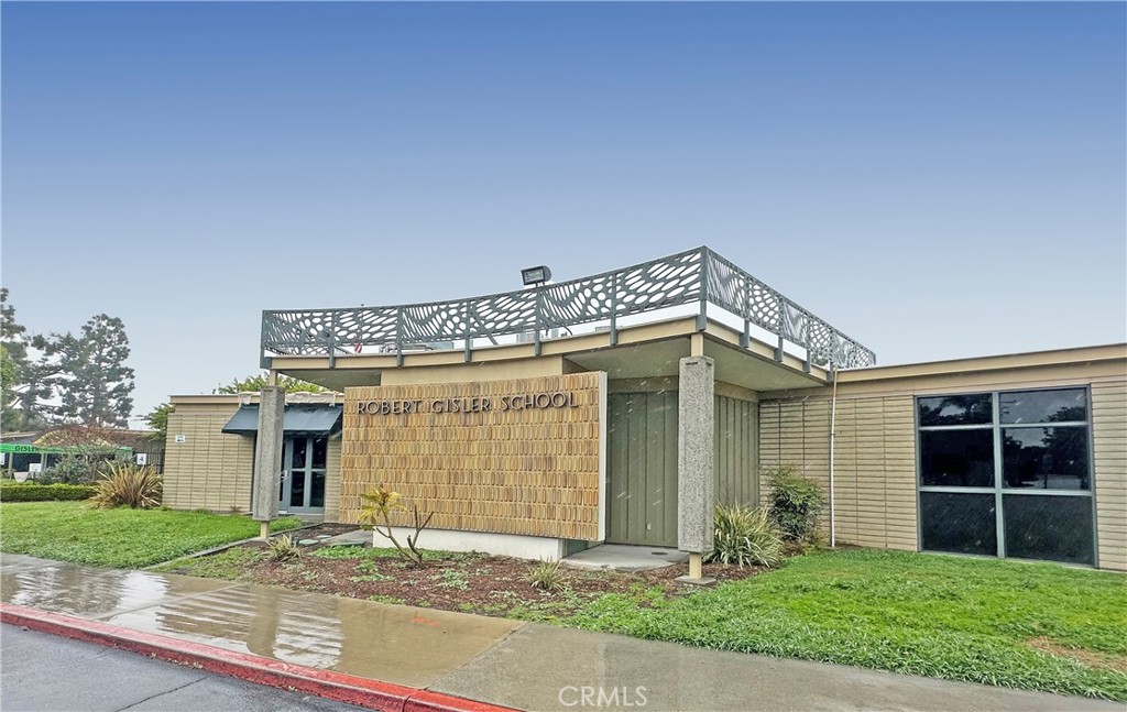 10485 Teal Circle