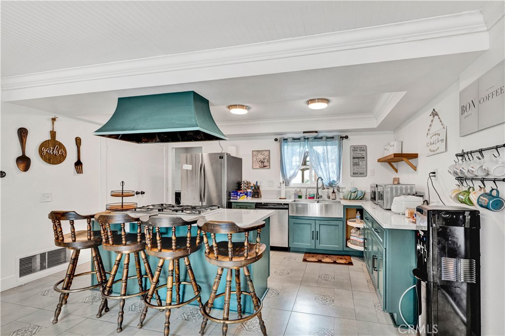 17550 Chestnut Street