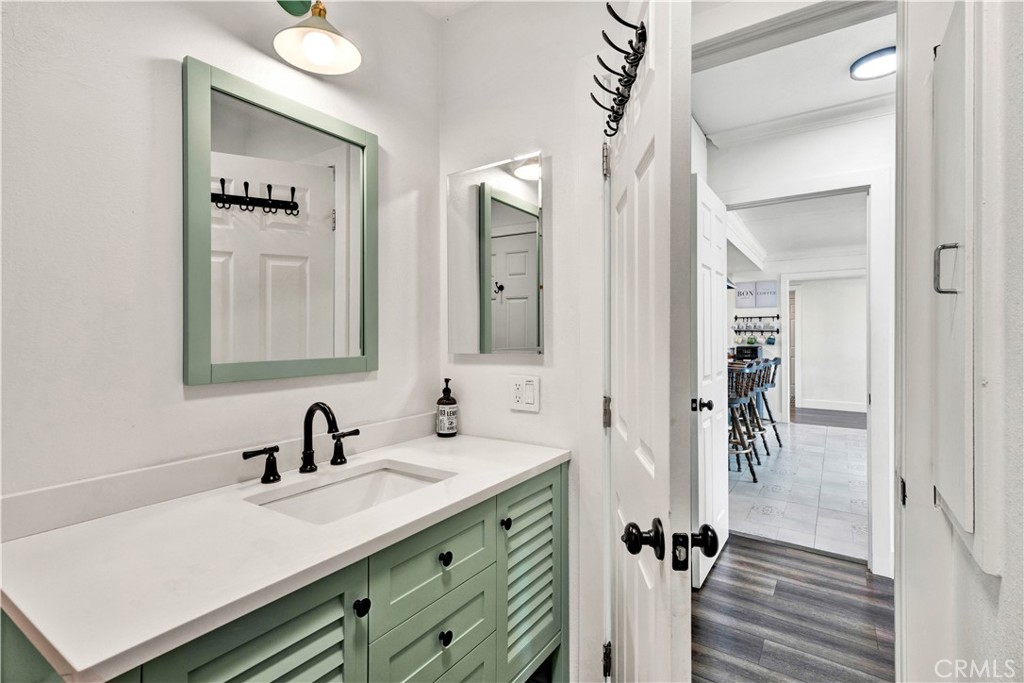 17550 Chestnut Street