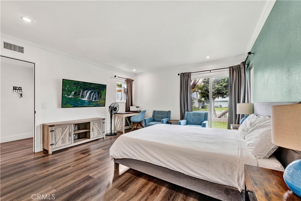 17550 Chestnut Street