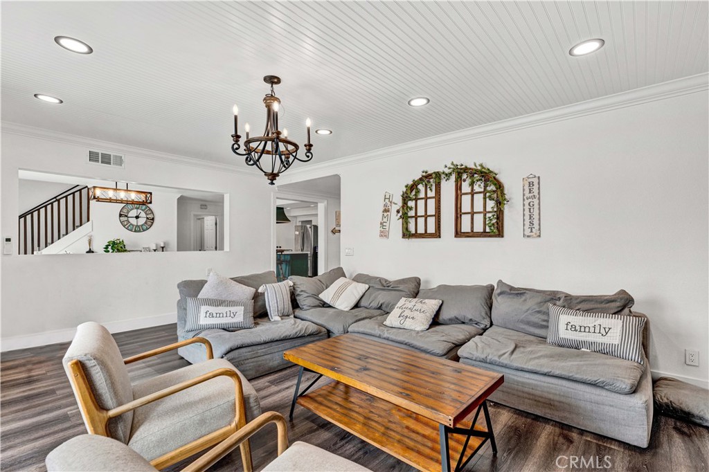 17550 Chestnut Street