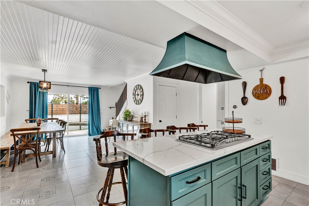 17550 Chestnut Street