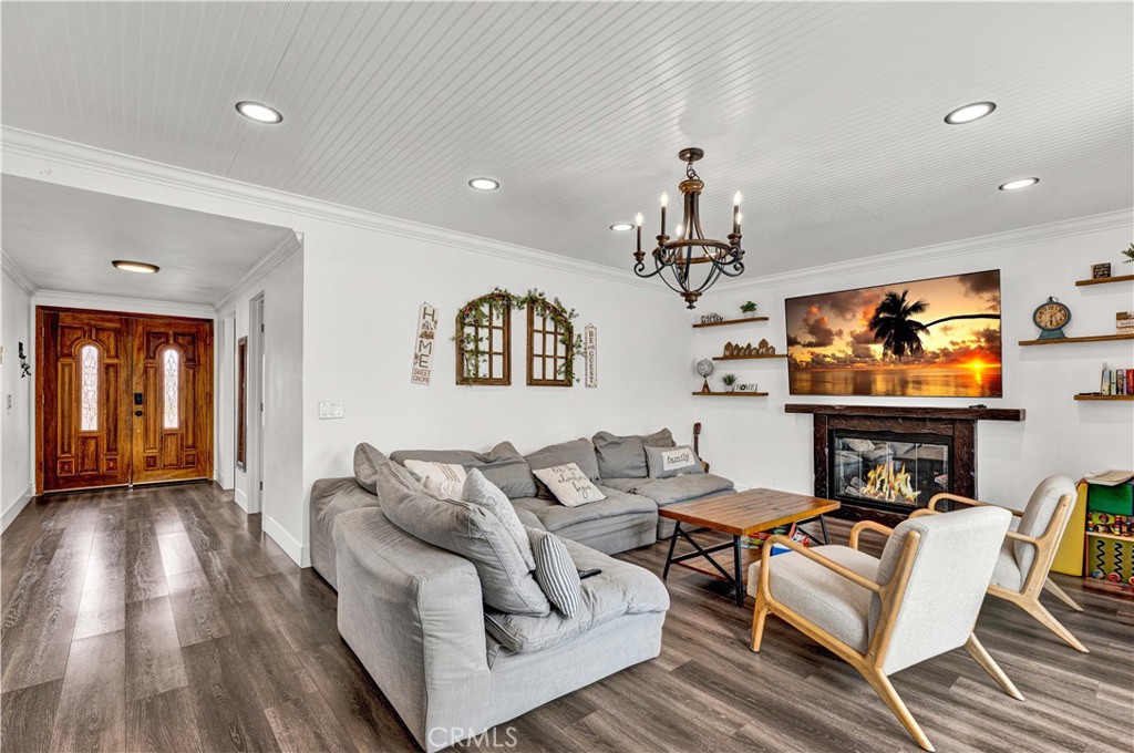 17550 Chestnut Street