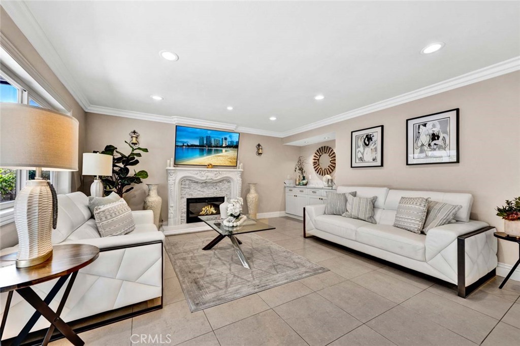 1033 Damascus Circle