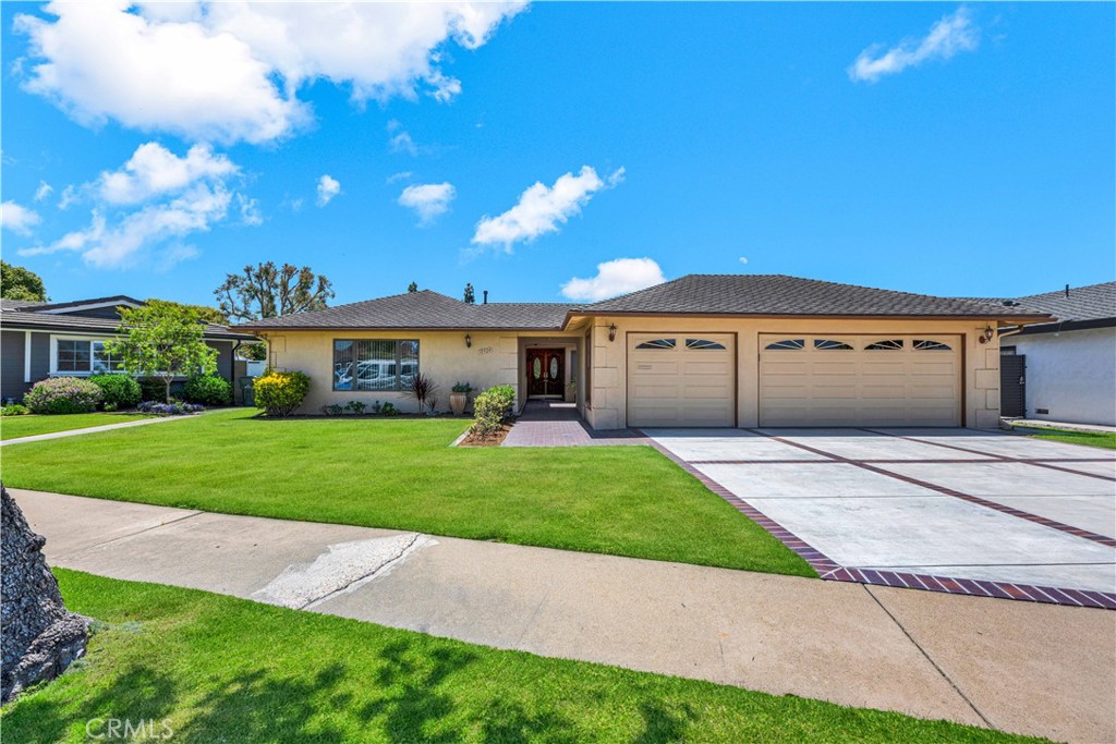 10924 Nighthawk Circle