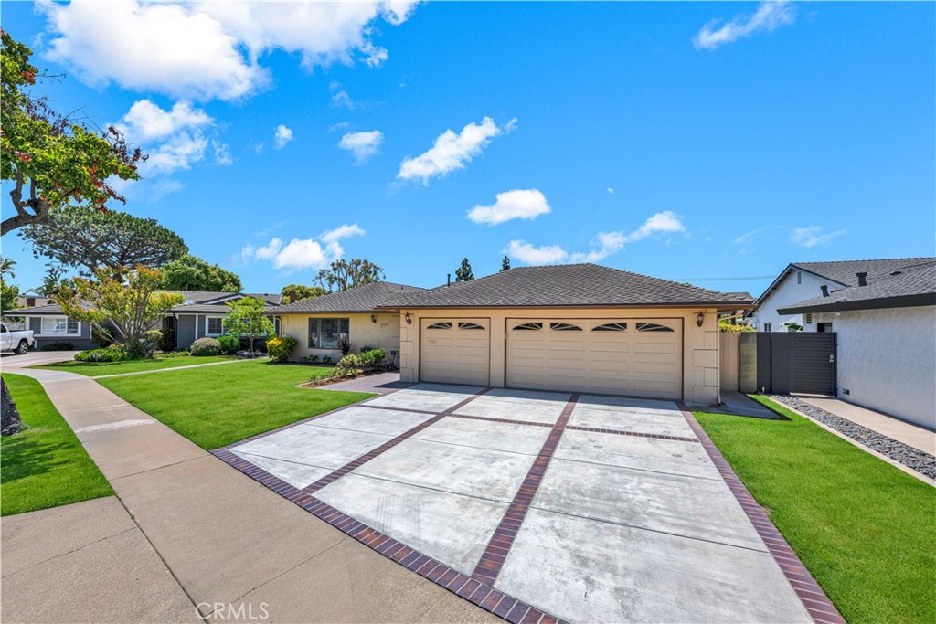 10924 Nighthawk Circle