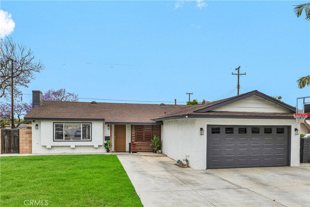 2218 S Linda Way