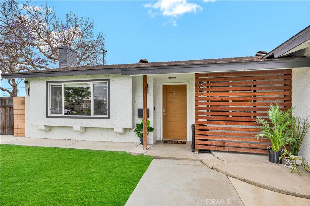 2218 S Linda Way
