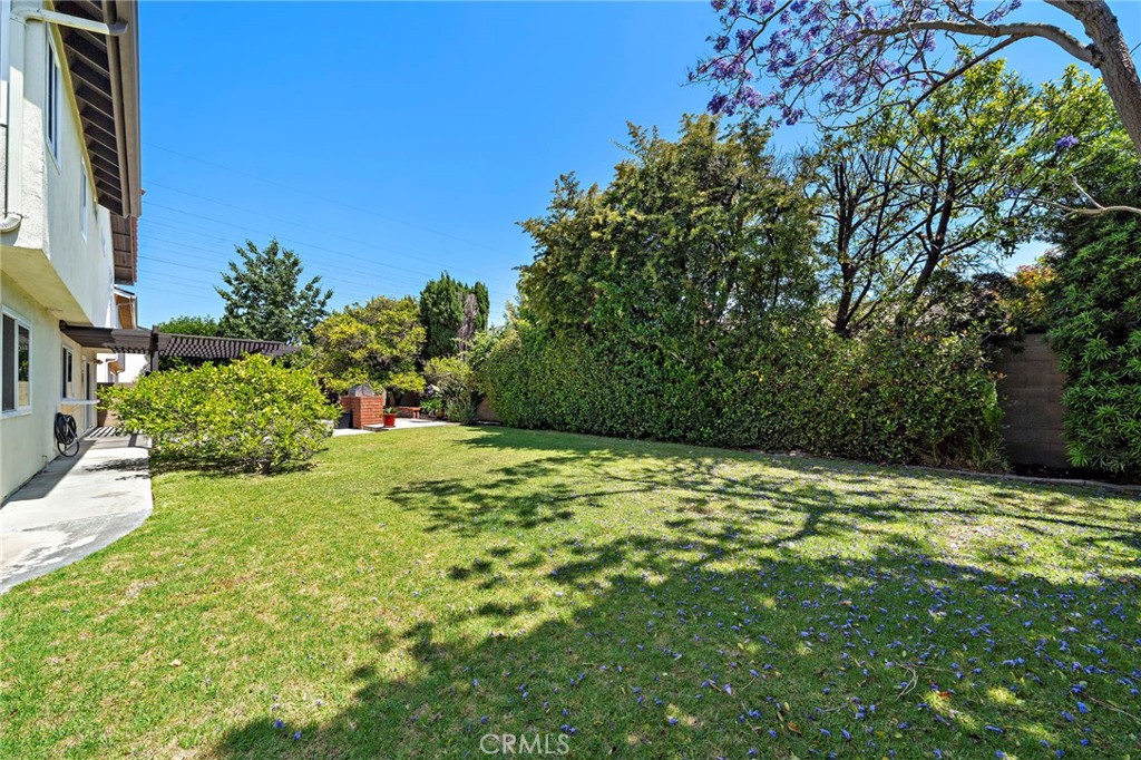 8604 Bluebird Avenue