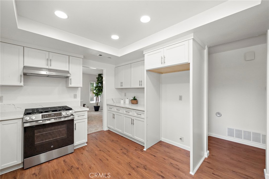 8604 Bluebird Avenue