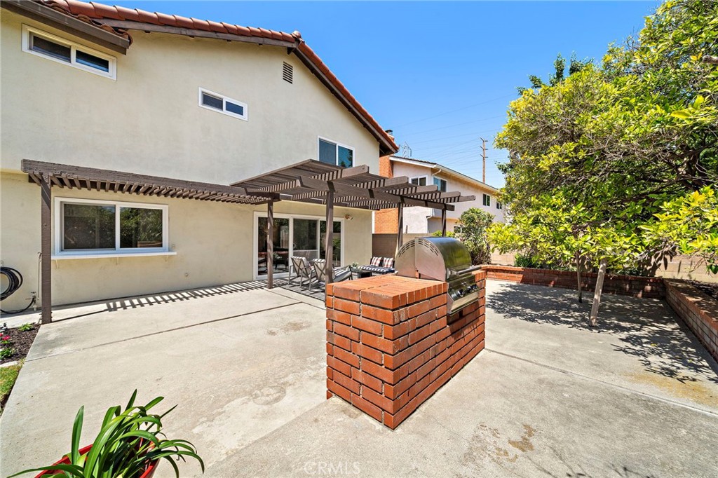 8604 Bluebird Avenue