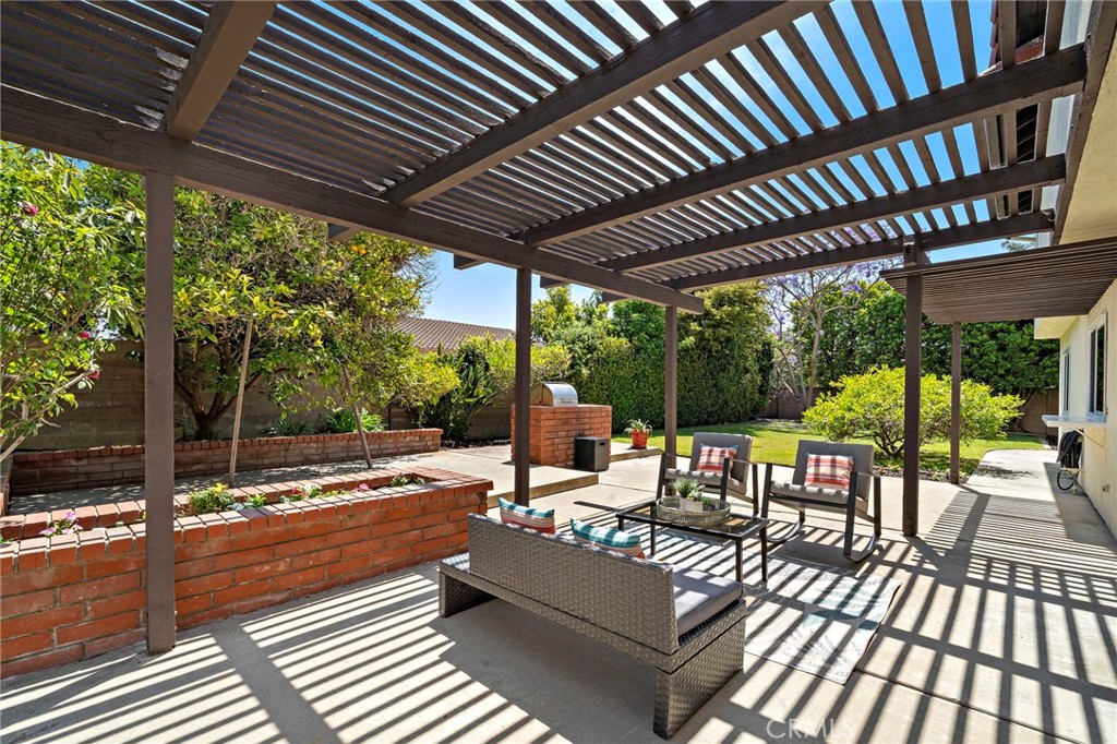 8604 Bluebird Avenue