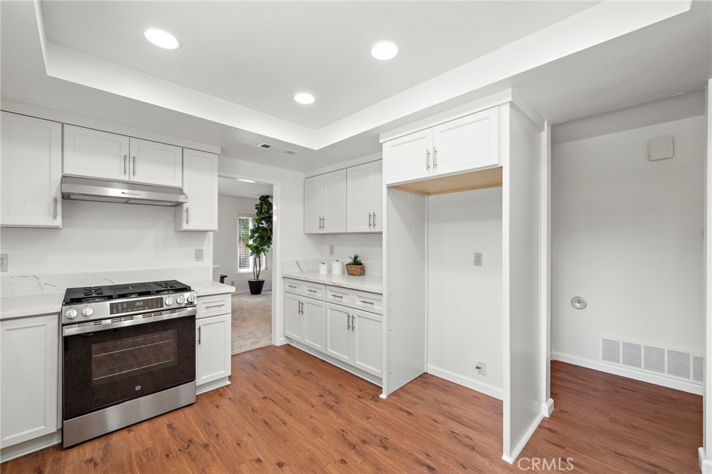 8604 Bluebird Avenue