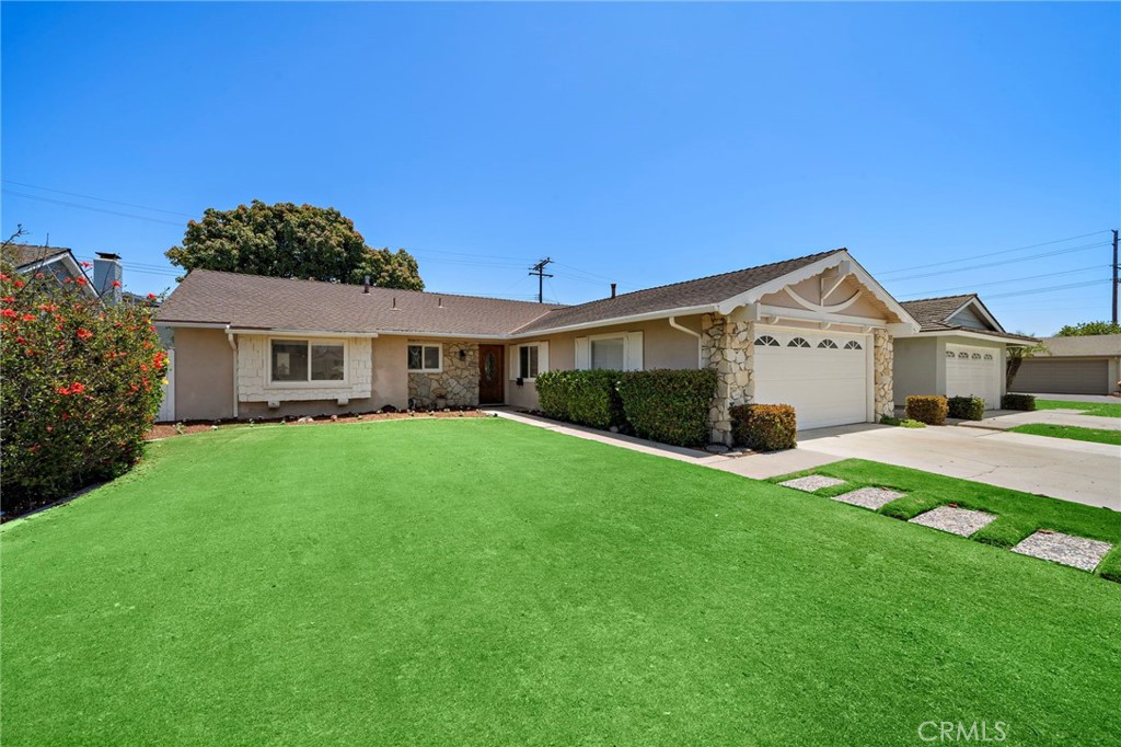 18452 Tamarind Street