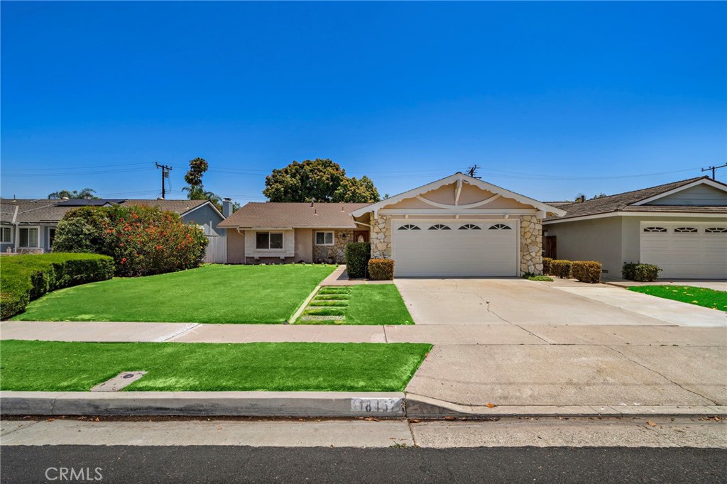 18452 Tamarind Street