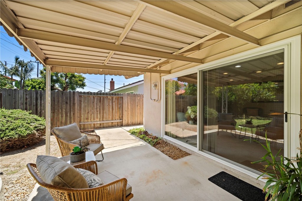 18452 Tamarind Street