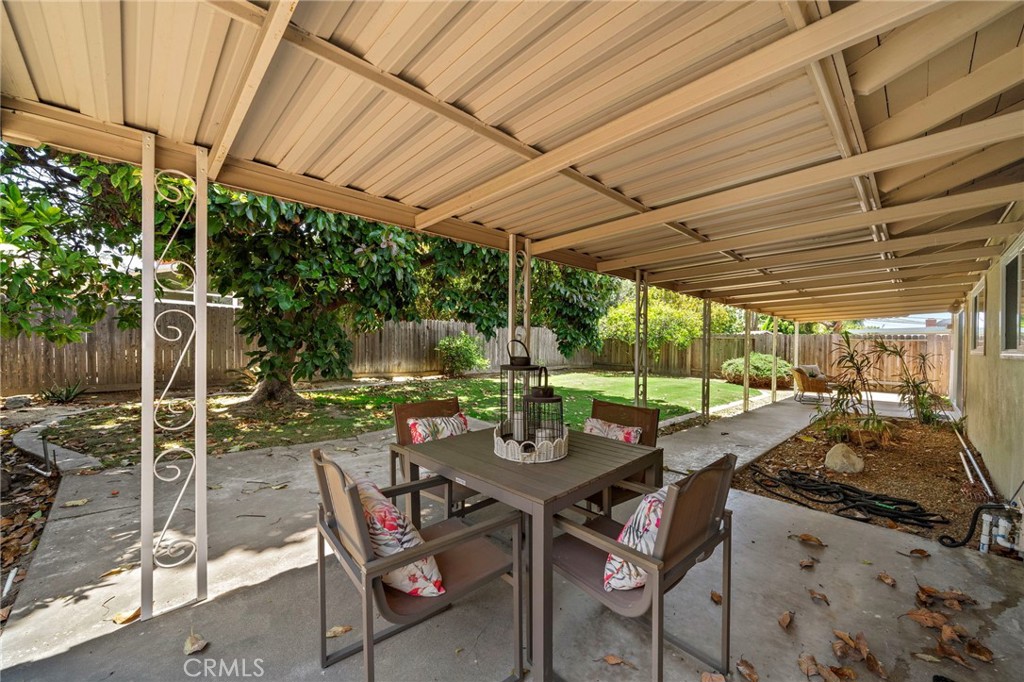 18452 Tamarind Street