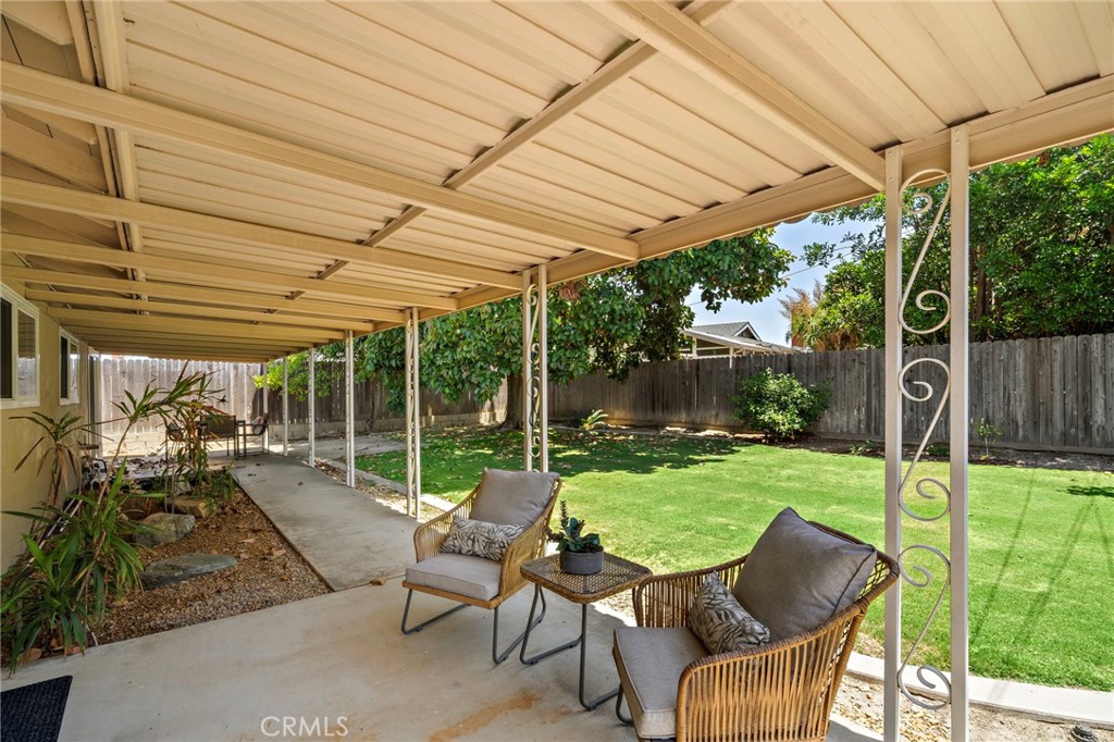 18452 Tamarind Street