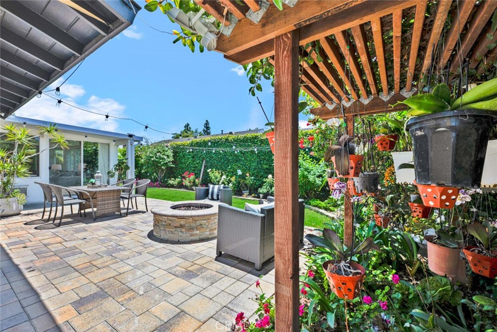 10912 Nighthawk Circle