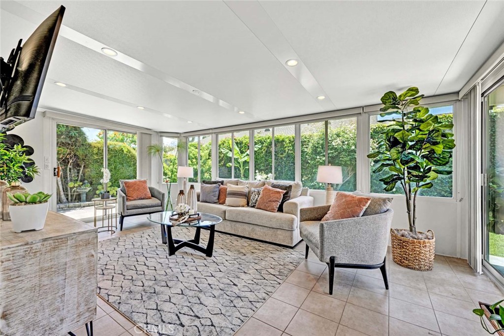 10912 Nighthawk Circle