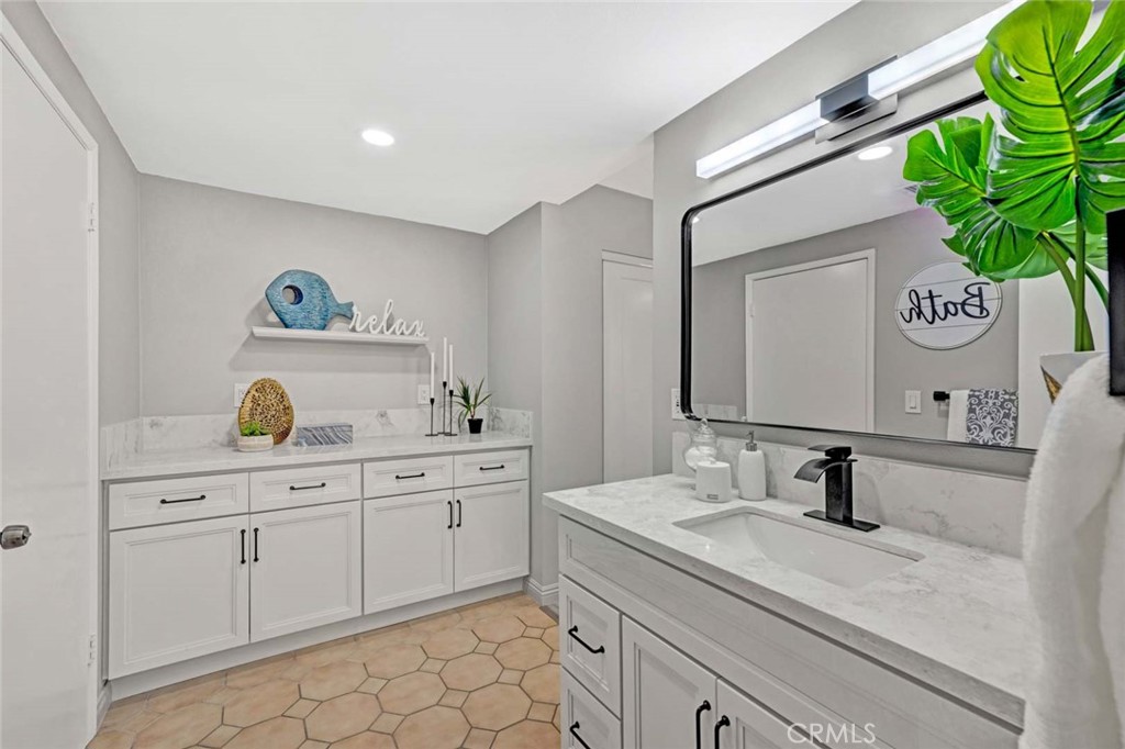 10912 Nighthawk Circle