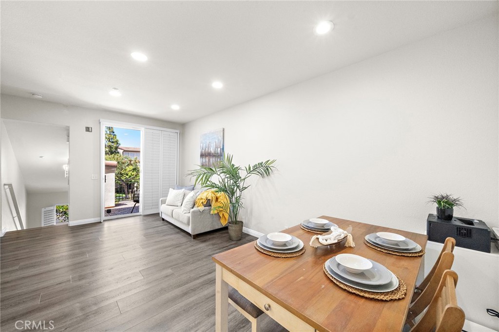 811 Larkridge