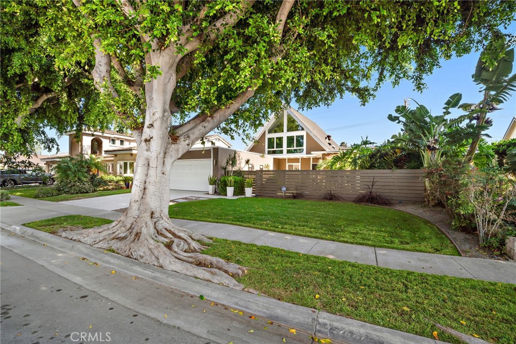 9168 El Azul Circle