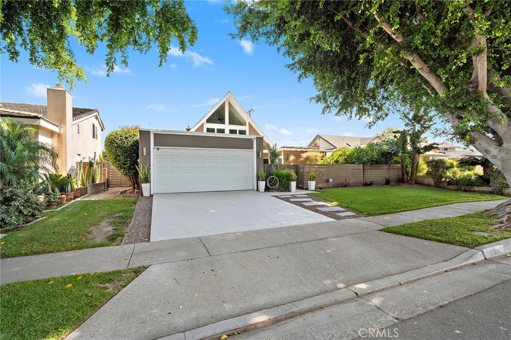 9168 El Azul Circle