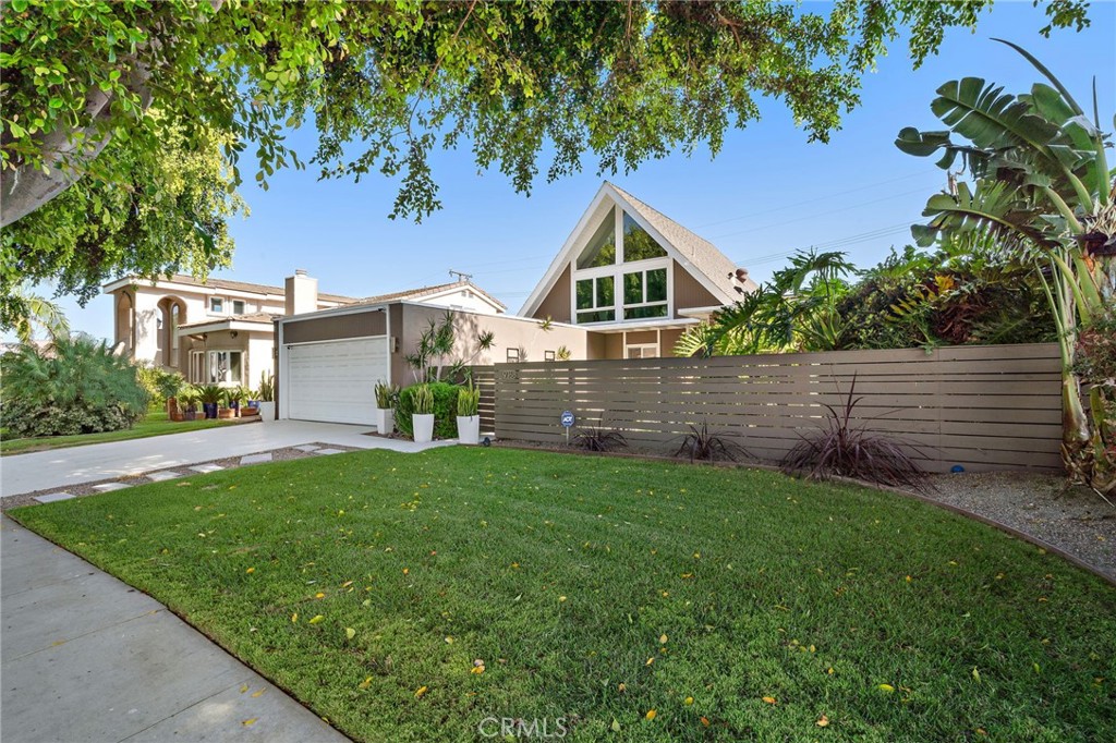 9168 El Azul Circle
