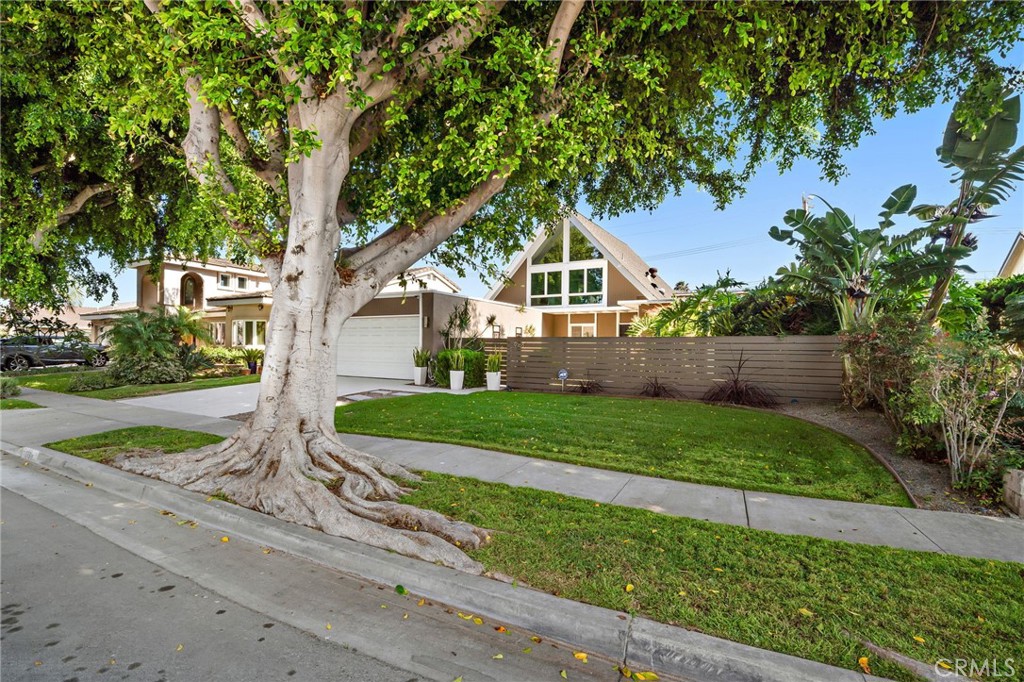 9168 El Azul Circle