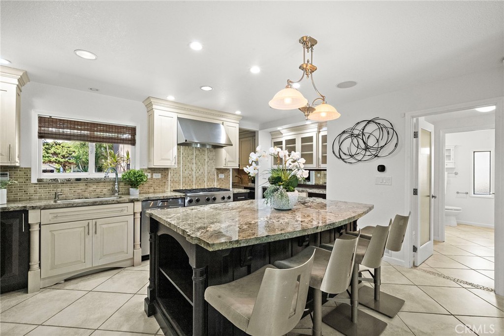 9168 El Azul Circle