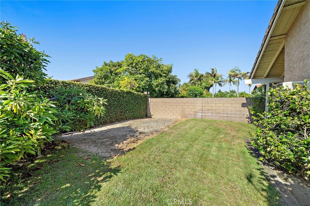 11551 Gladstone Circle