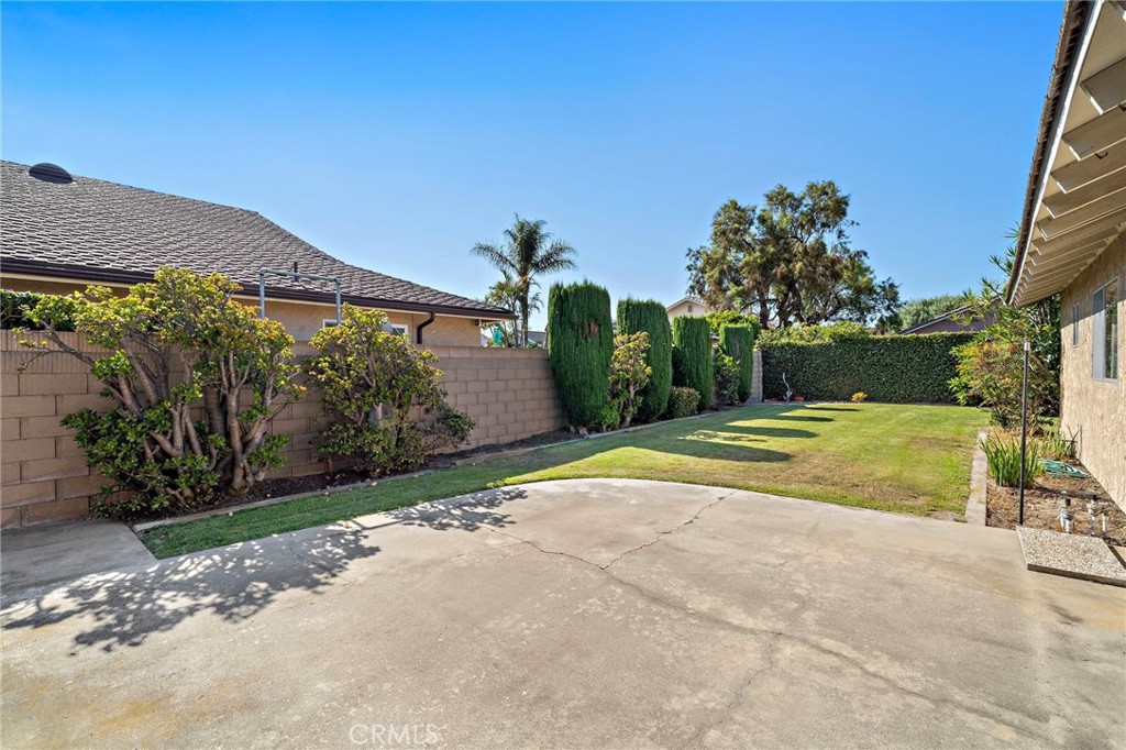 11551 Gladstone Circle