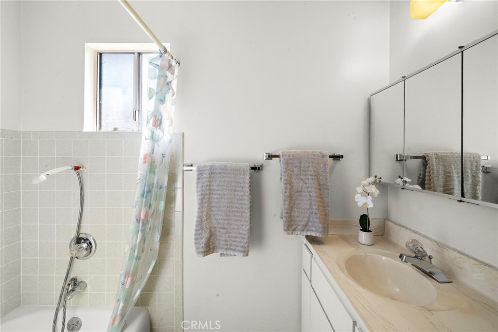 11551 Gladstone Circle