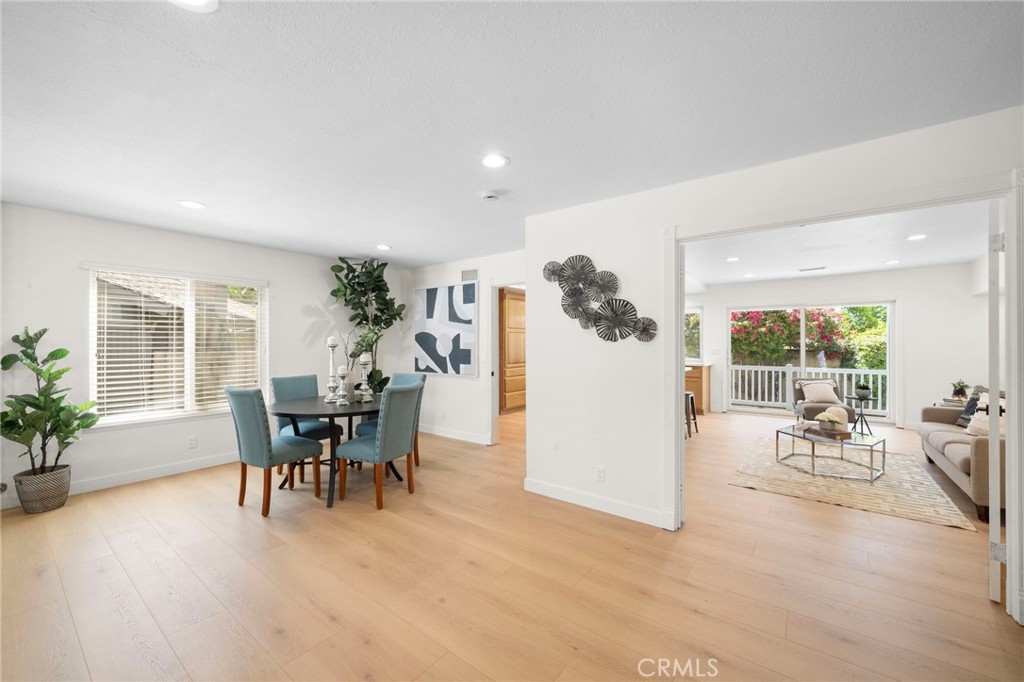 9092 La Linda Avenue