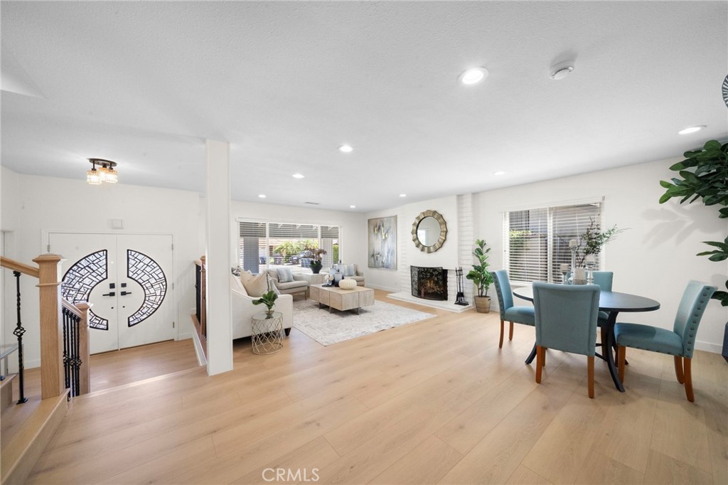 9092 La Linda Avenue