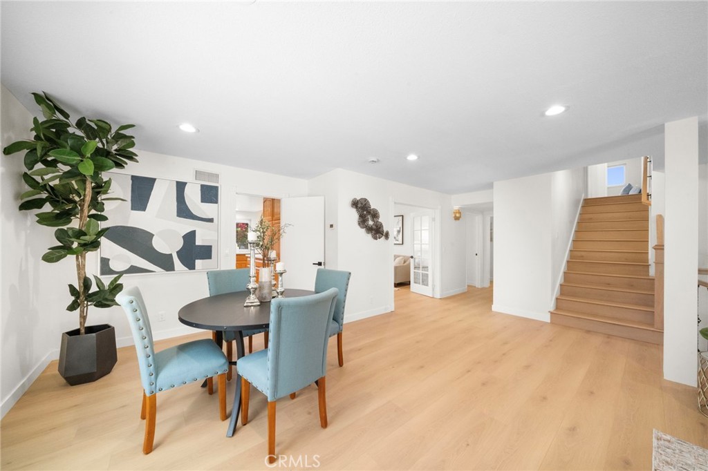 9092 La Linda Avenue