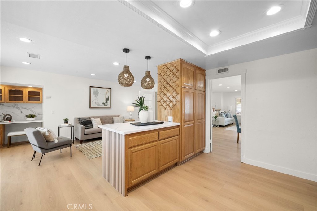 9092 La Linda Avenue