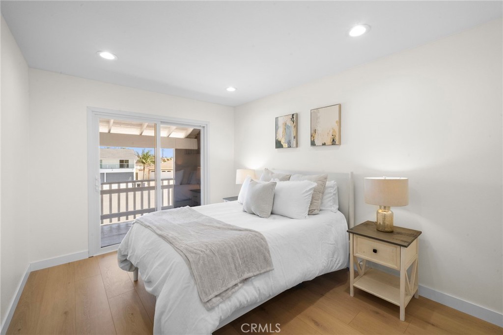 9092 La Linda Avenue