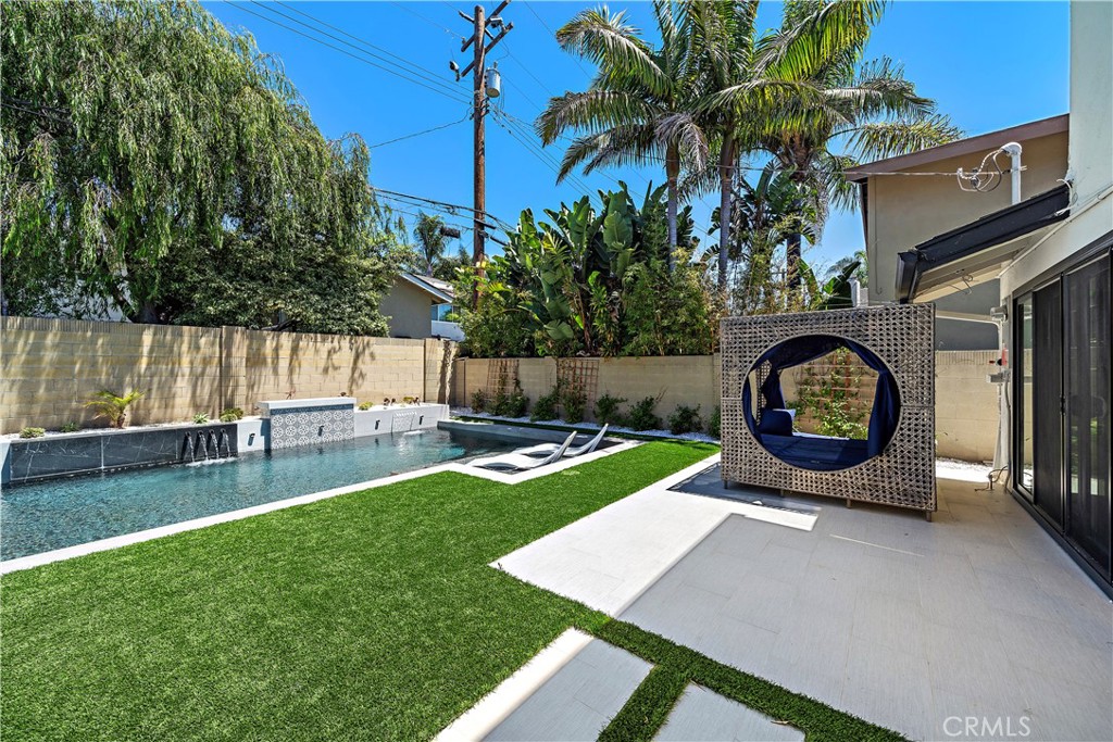 6431 Reubens Drive