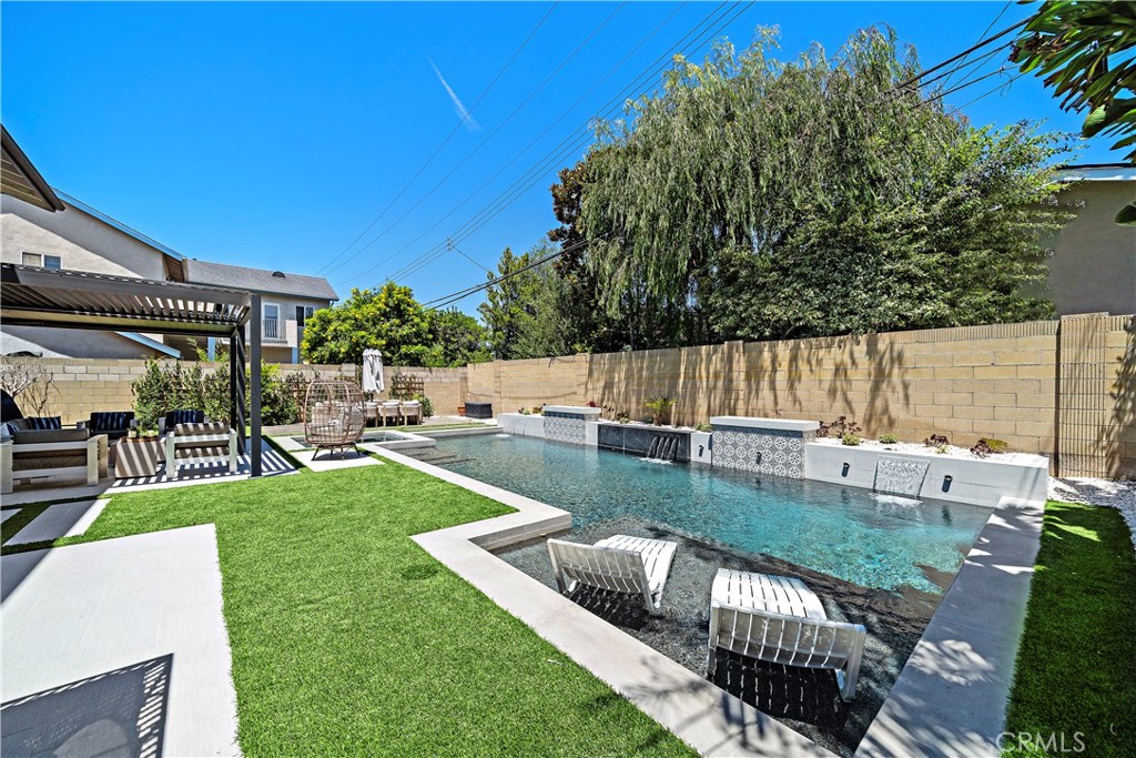6431 Reubens Drive
