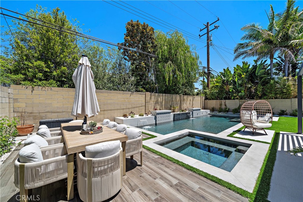 6431 Reubens Drive