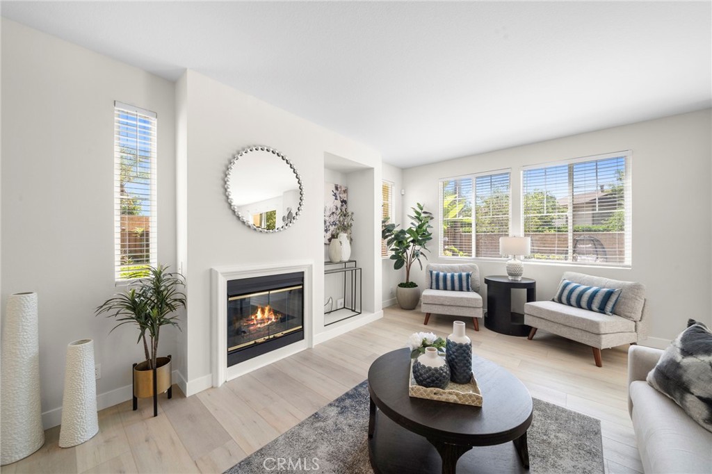 2855 N Santa Fe Place