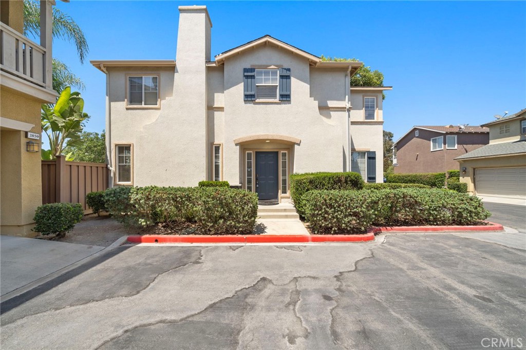 2855 N Santa Fe Place