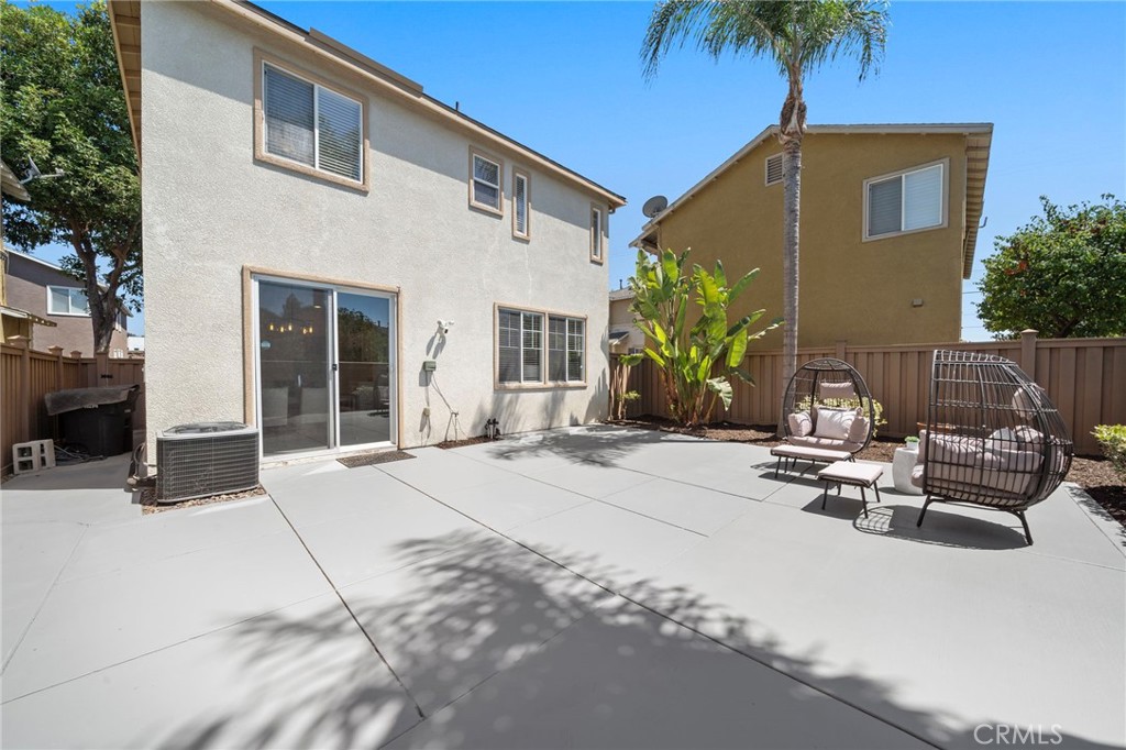 2855 N Santa Fe Place