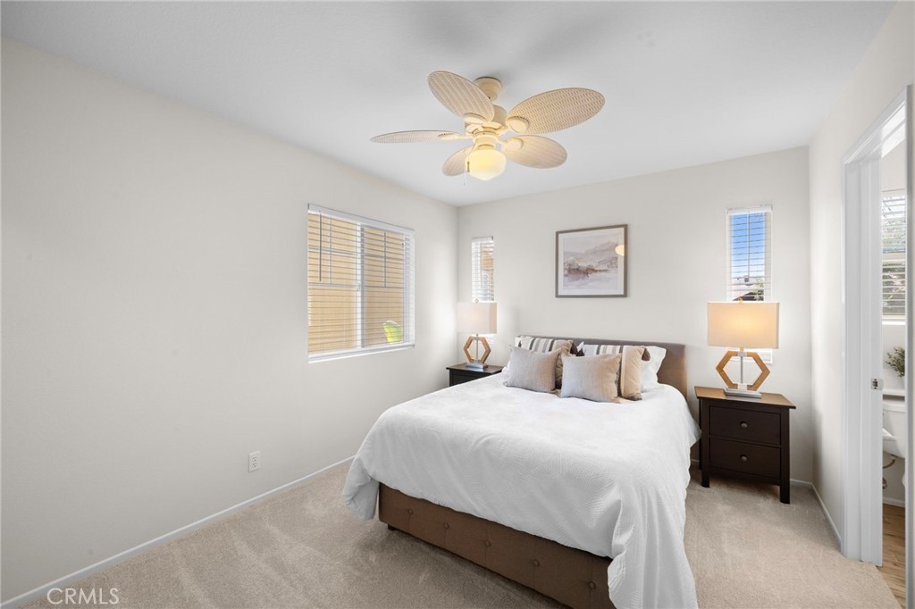 2855 N Santa Fe Place