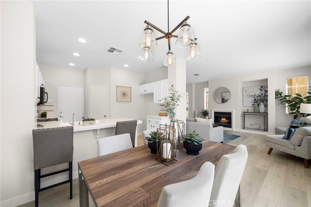 2855 N Santa Fe Place