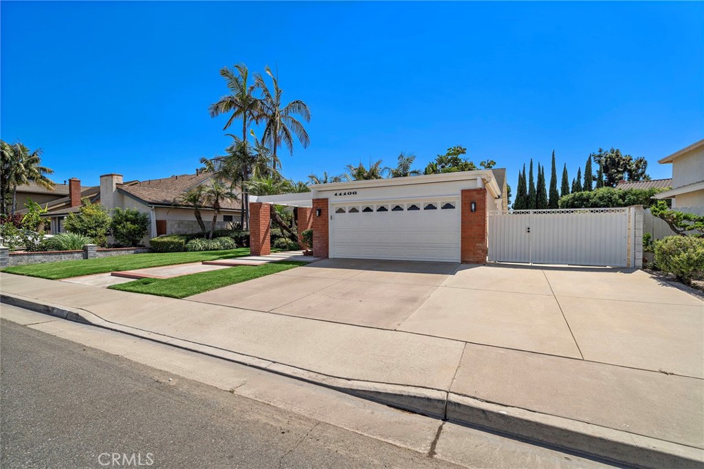 11106 Coral Aloe Avenue