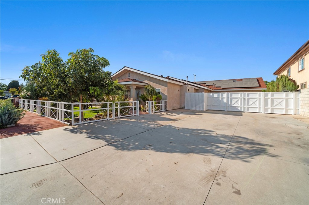 9031 Bestel Avenue