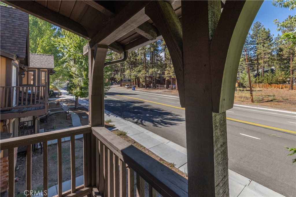 569 Summit Boulevard 6